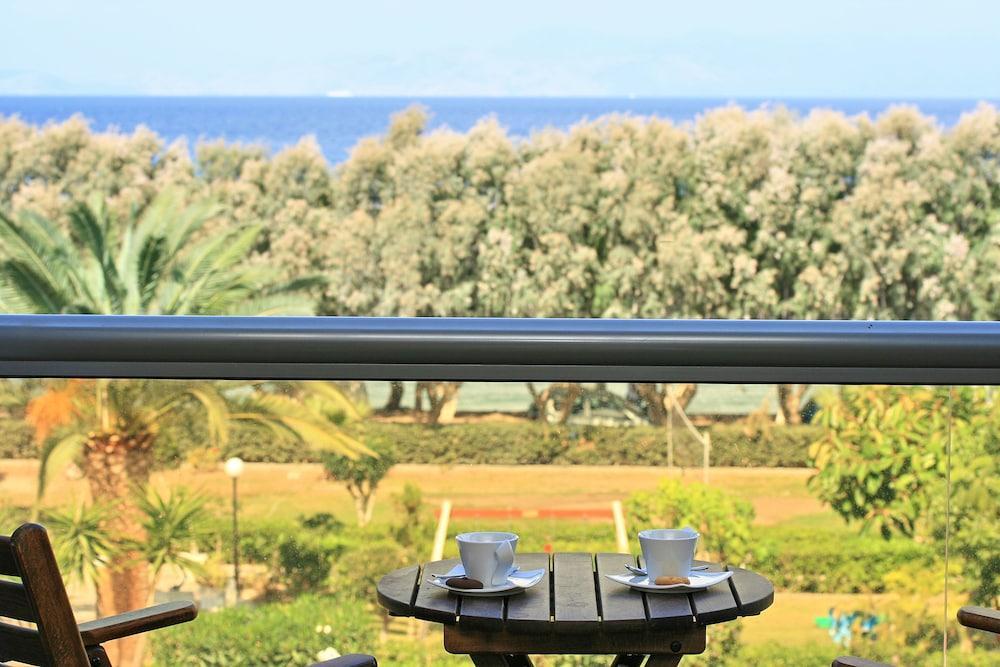 All Senses Ocean Blue Sea Side Resort (Adults Only) Petaloudes エクステリア 写真