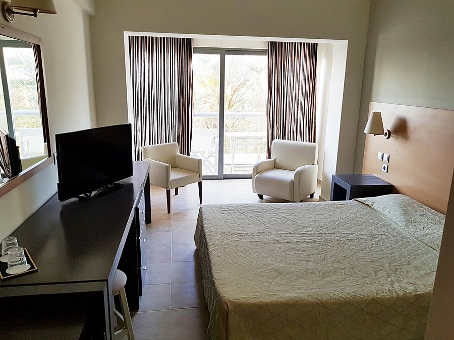 All Senses Ocean Blue Sea Side Resort (Adults Only) Petaloudes エクステリア 写真