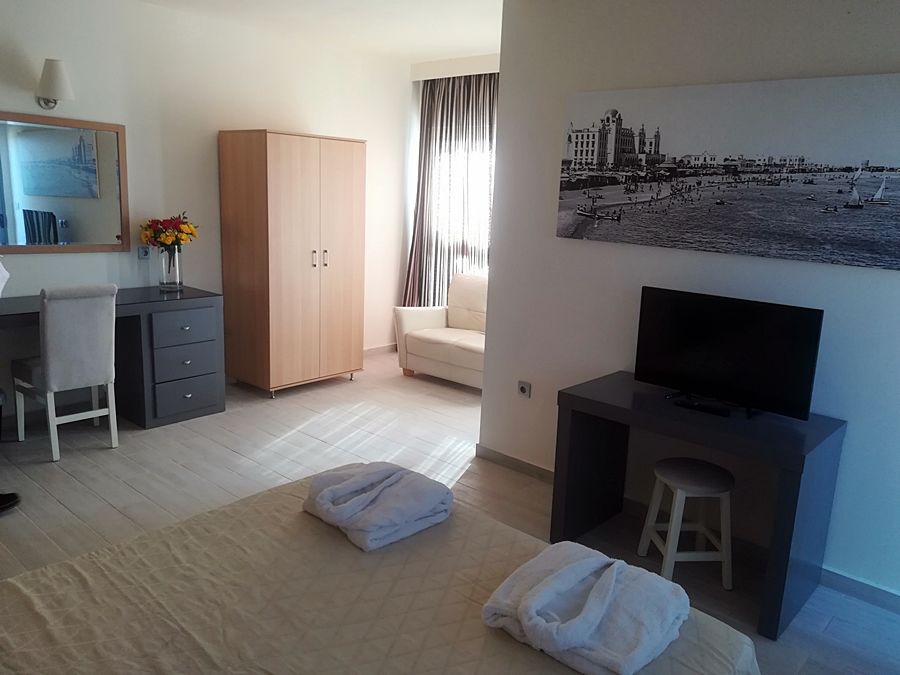All Senses Ocean Blue Sea Side Resort (Adults Only) Petaloudes エクステリア 写真